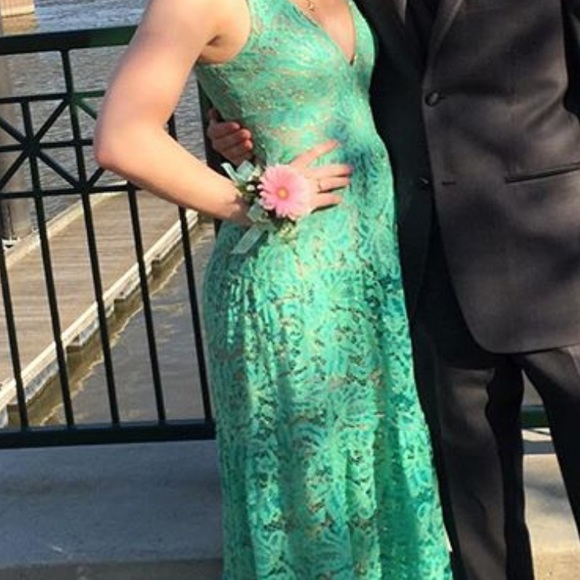 Dress the Population Melina Lace Dress - Picture 2 of 3